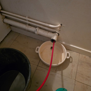 Comment déboucher une douche : 5 méthodes testées par nos techniciens